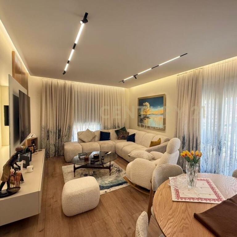 🌟 Apartment 2+1 for sale in Xhamllik – Preferred location in Tirana