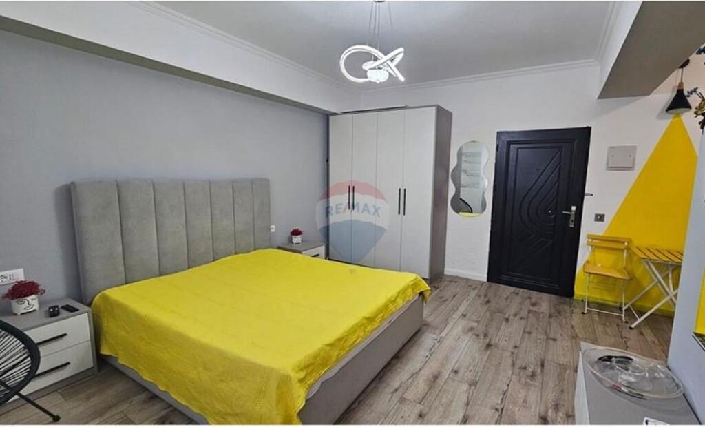 Studio apartment for rent in Bllok.