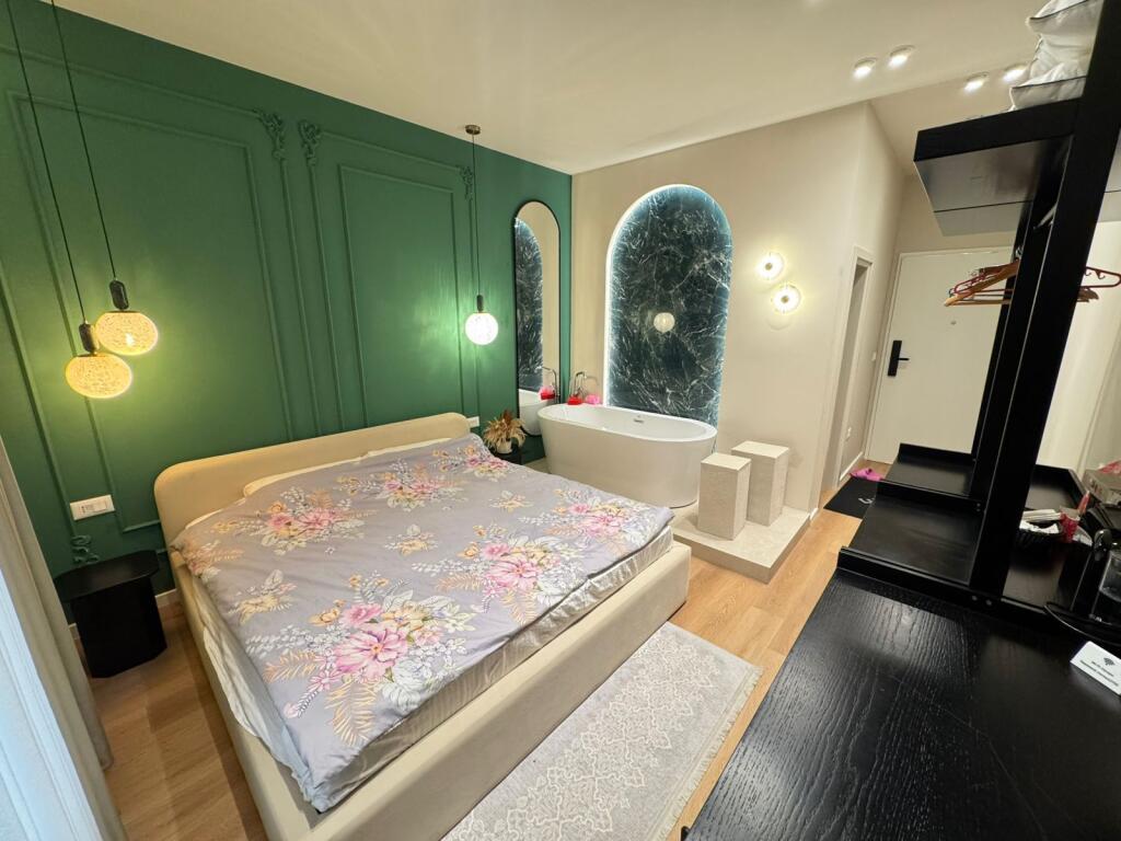 Monolocale in affitto piano terra a Mangalem in affitto Disponibile anche per bnb 300€