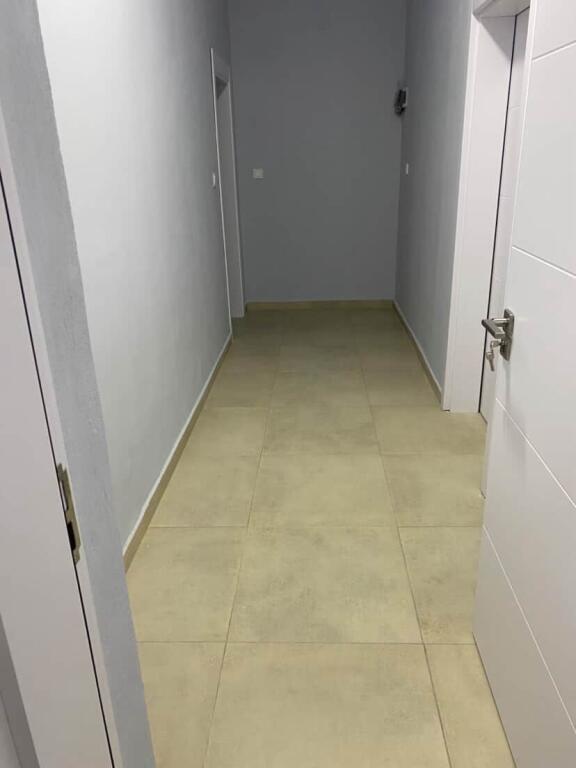 📣 RENT Apartment 1+1 with Parking (Part of Villa) 📍Medreseja 🛣️ "Dibres" Street💶 50,000 Leke/Month ✨