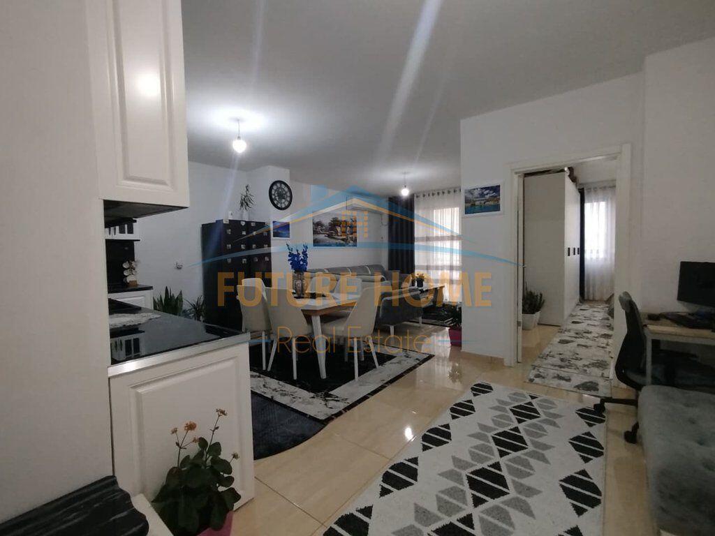 Shitet, Apartament 1+1, Kamez