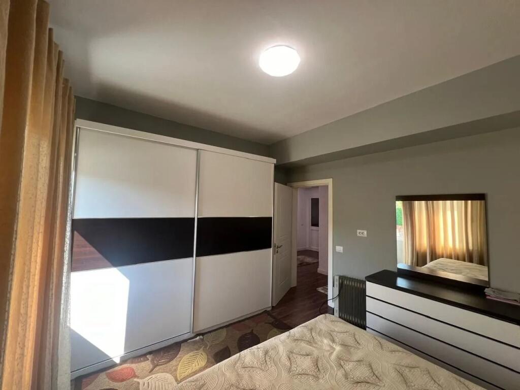 🏡 VILLA SU 3 PIANI IN AFFITTO – LUNDËR, vicino a TEG​