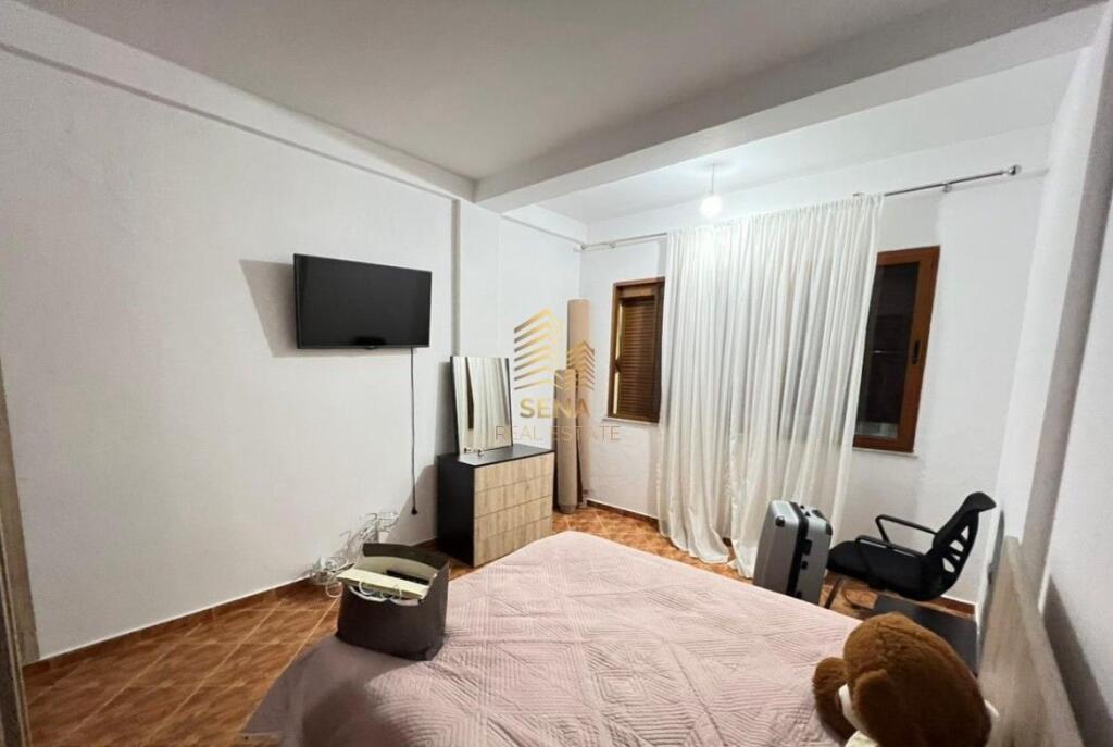 In vendita, villa su 2 piani, Ali Demi, 400.000 Euro