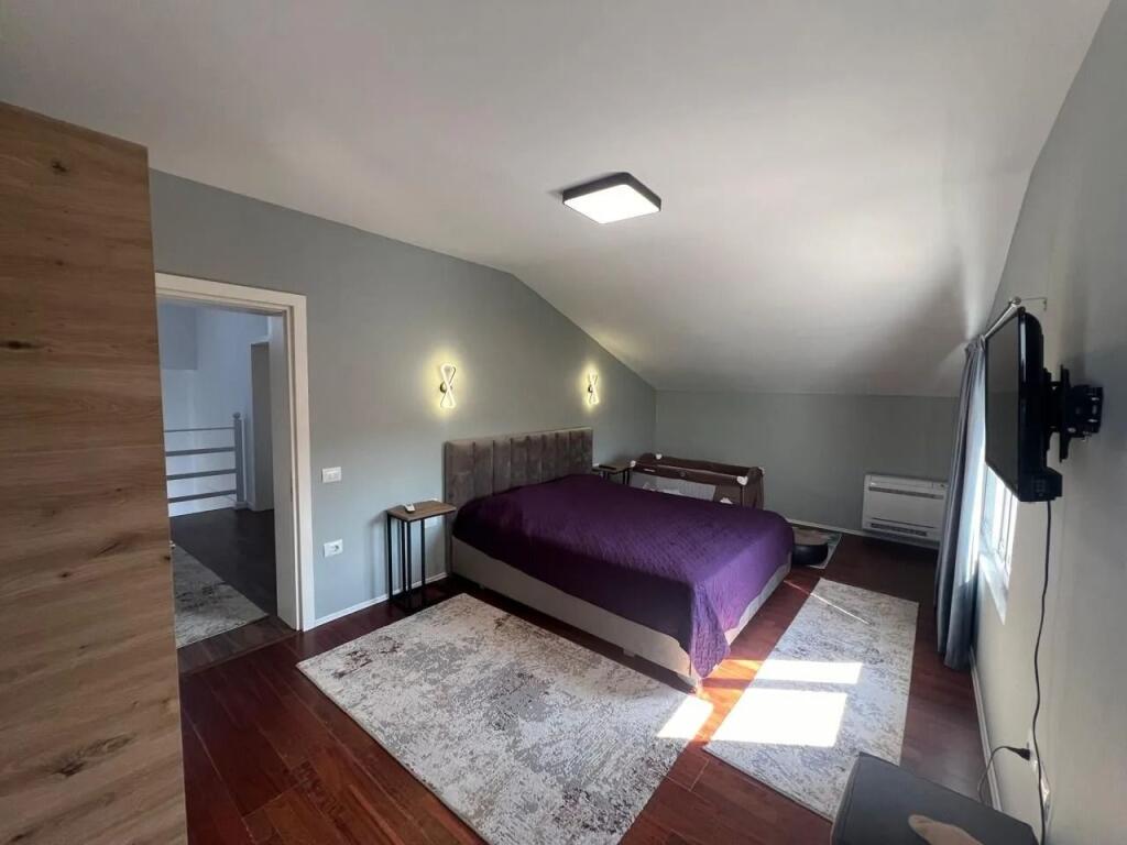 🏡 VILLA SU 3 PIANI IN AFFITTO – LUNDËR, vicino a TEG​