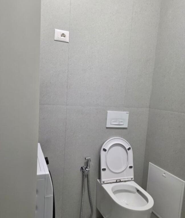 🌟 In Affitto – Appartamento 1+1 con Parcheggio in Ali Demi (Residenza Kadiu)