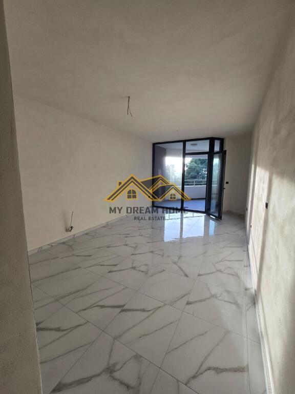 Shitet apartament 2+1+2 te Rezidenca White Hill, Currila.