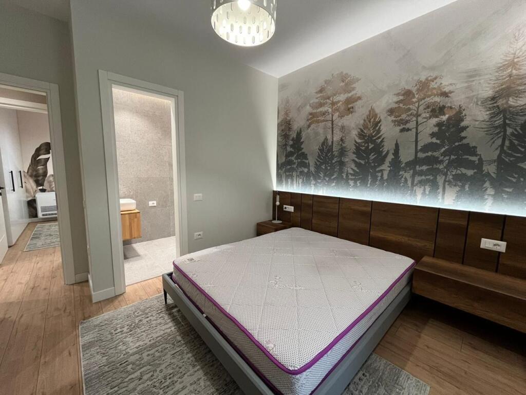 2+1,i mobiluar kopshti botanik,cmimi 1000 euro