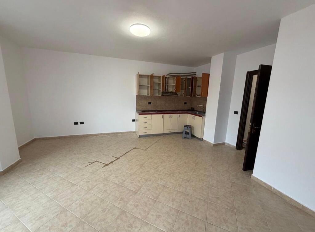 VENDESI APPARTAMENTO 1+1 ASTIR