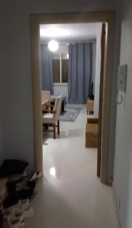 Apartament me qera 2+1 - 📍Yzberisht, përballë KMY