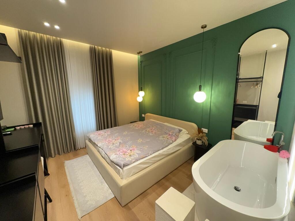 Monolocale in affitto piano terra a Mangalem in affitto Disponibile anche per bnb 300€