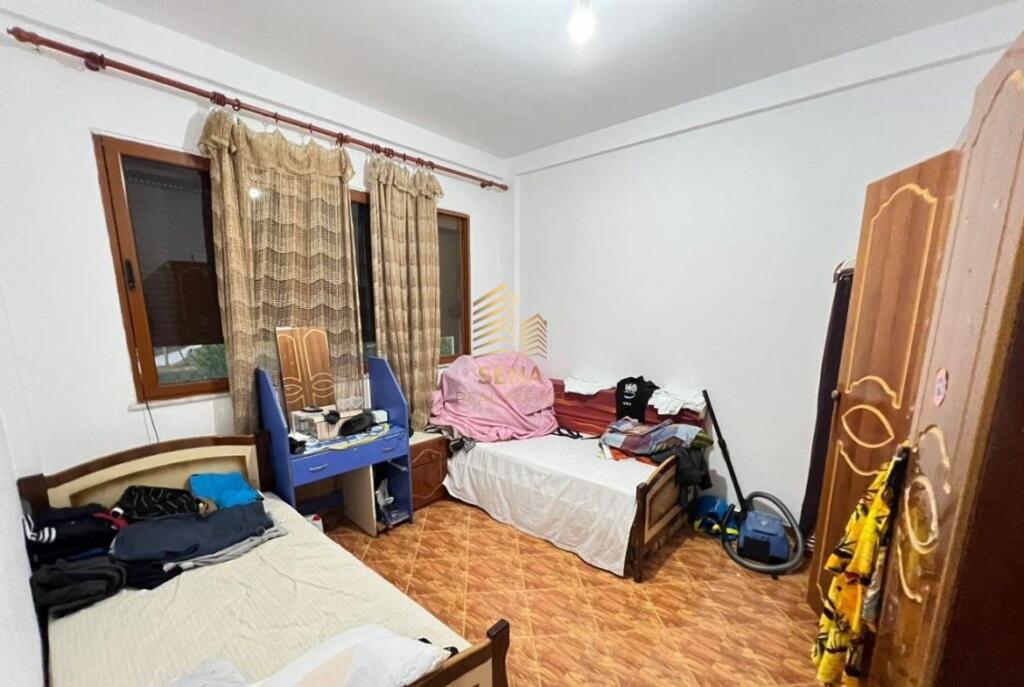 In vendita, villa su 2 piani, Ali Demi, 400.000 Euro