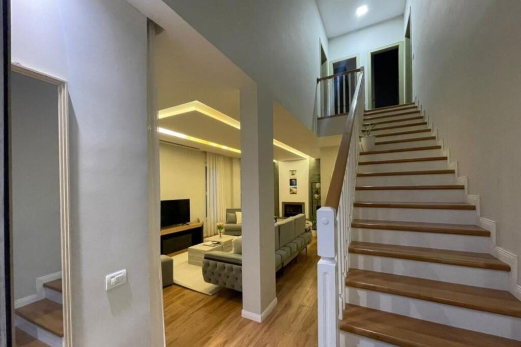 🌟 In affitto – Villa arredata con cortile a Prush, Tirana