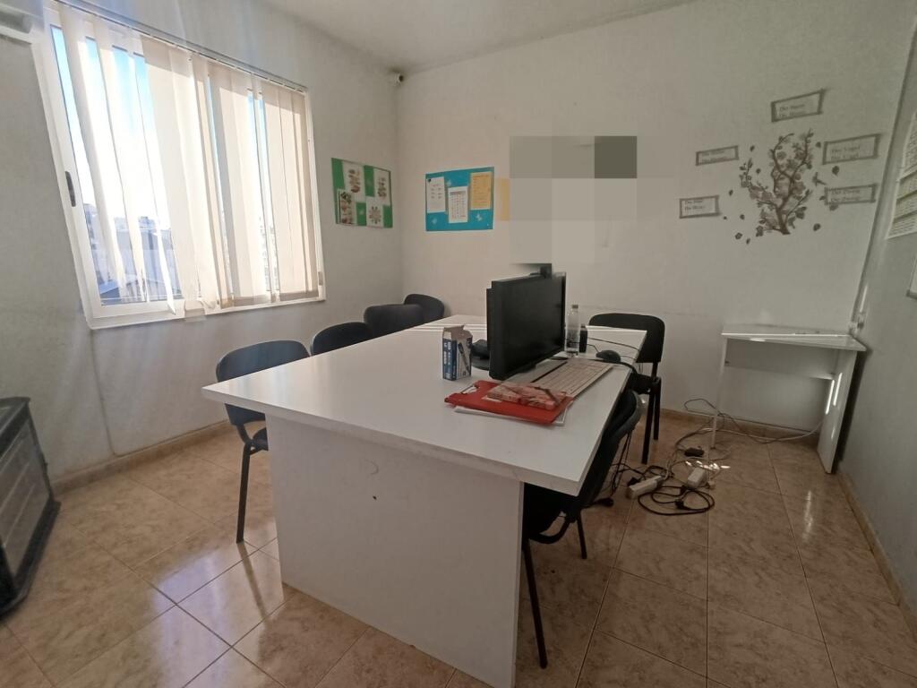 UFFICIO IN AFFITTO VICINO AL 21 DICEMBRE !