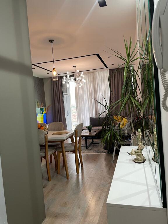 Apartament 2+1, Don Bosko!