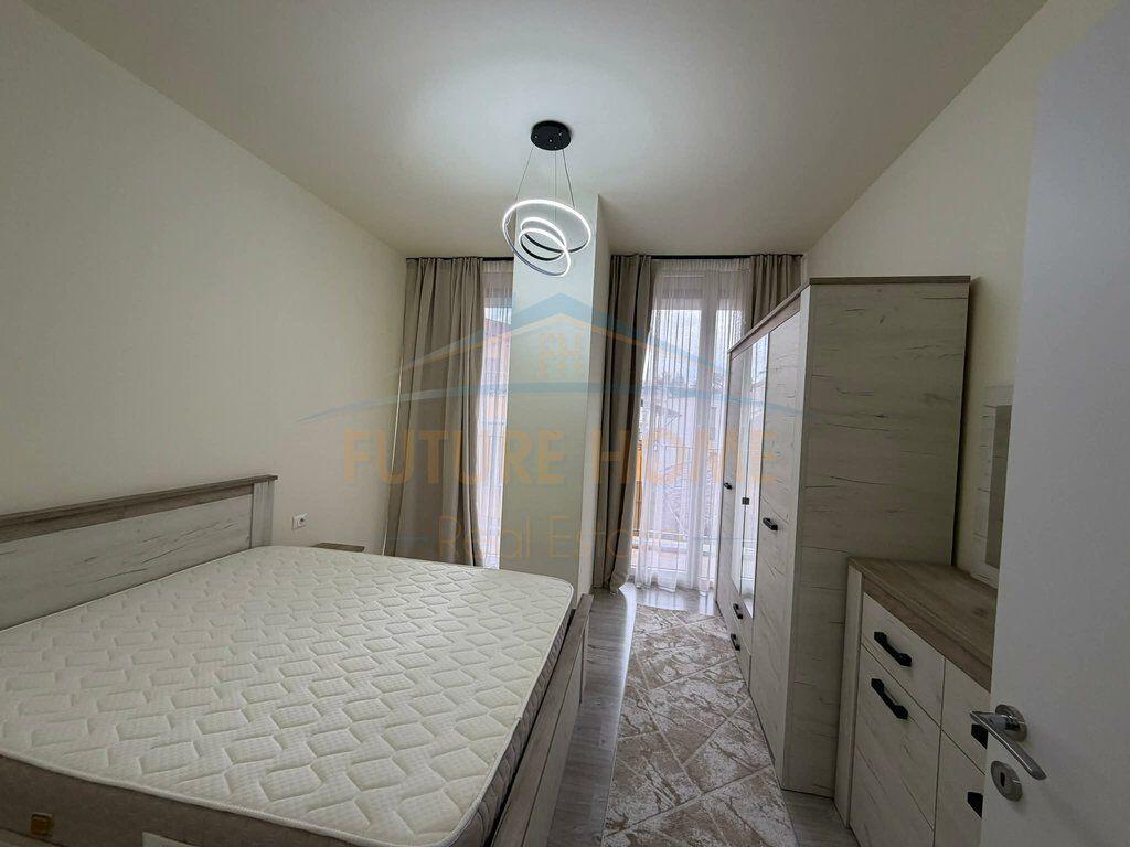 Shitet, Apartament 1+1+Post Parkimi, Rrugën Riza Cerova
