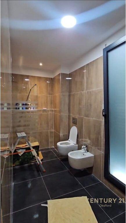 Apartament 2+1 ME QIRA në Kompleksi Zirkon