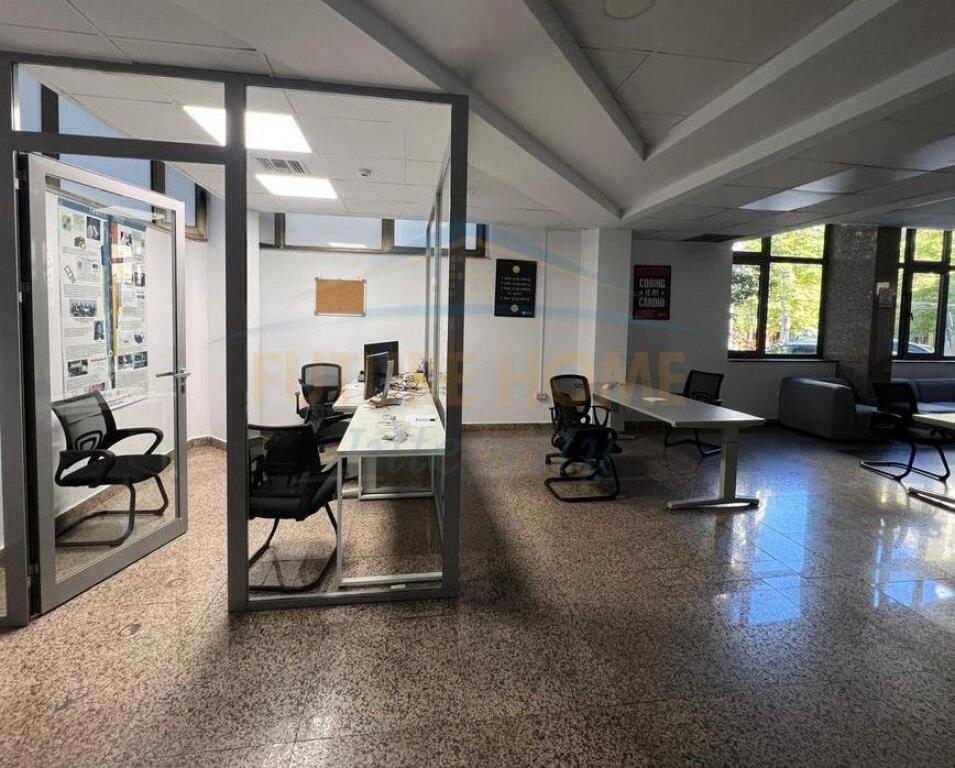 Qera, Ambient Biznesi për Zyra, Blloku, Tiranë.