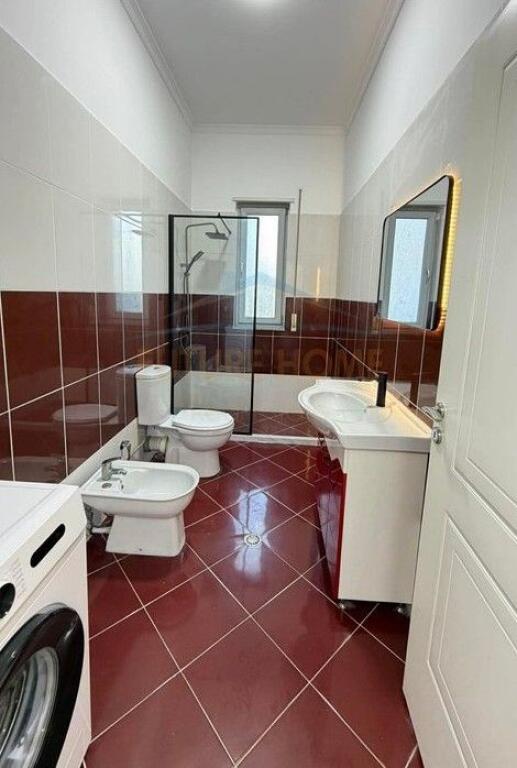 Shitet, Apartament 2+1, Unaza e Re