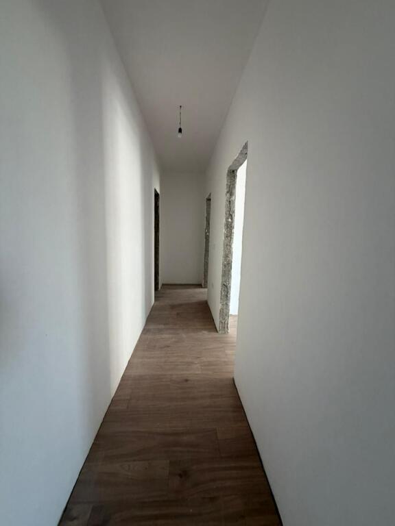 🏡 Shitet apartament 2+1 te Tirana Entry 2