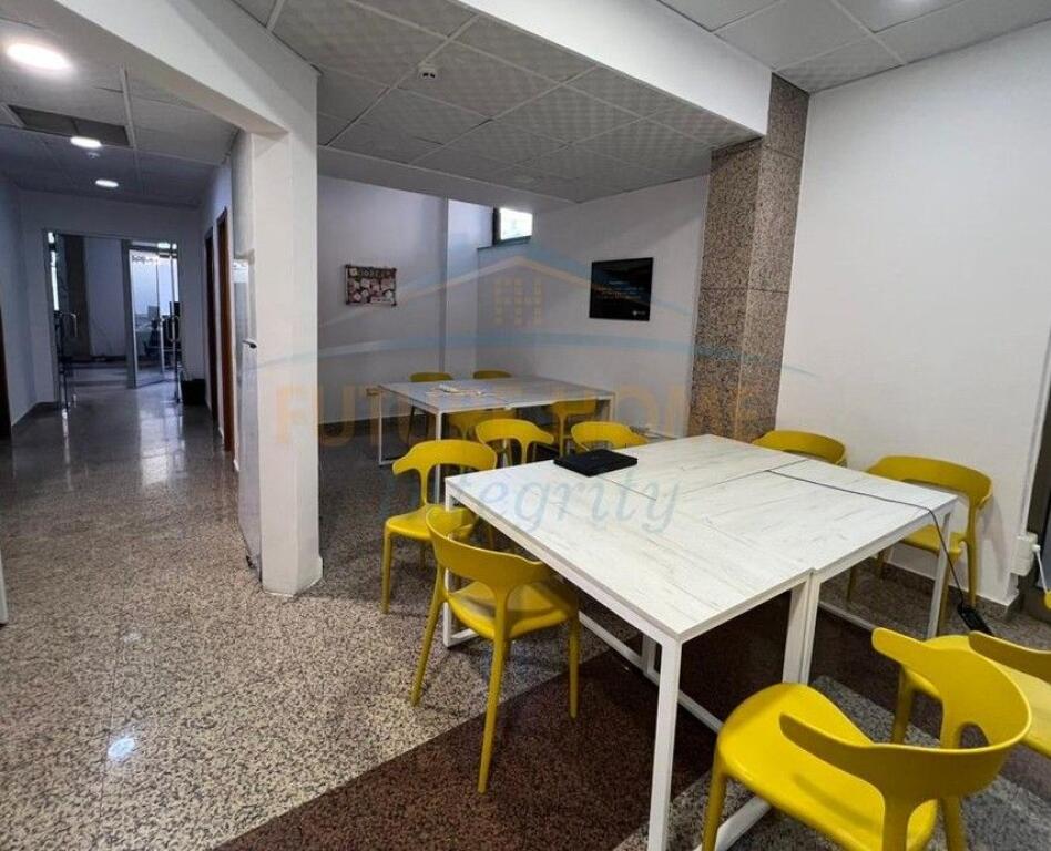 Qera, Ambient Biznesi për Zyra, Blloku, Tiranë.