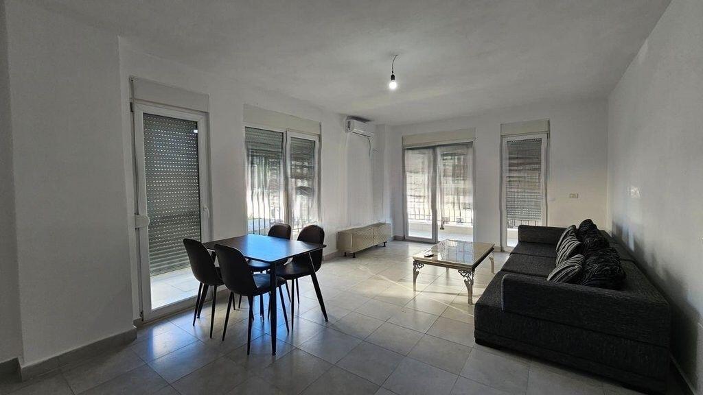 Affittasi Appartamento 2+1+2 presso 5 Maji 500 € /Mese