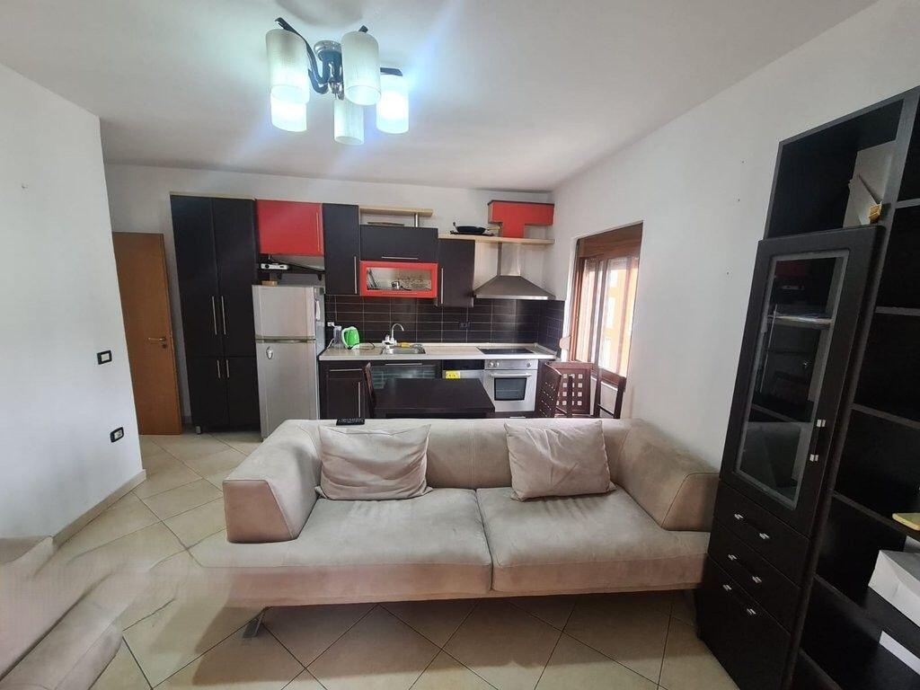 APPARTAMENTO 2+1+2 VICINO A 21 DICEMBRE! 700 € /Mese