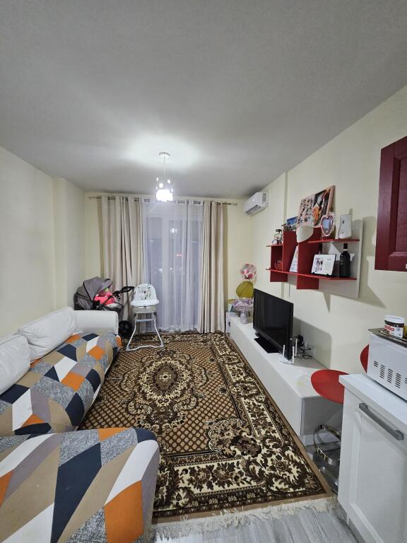 JEPET ME QIRA APARTAMENT 1+1 KOMPLEKSI GOLDEN PARK     APARTAMENTI ME SIP 70 m2, NDODHET NE KATIN E 6

