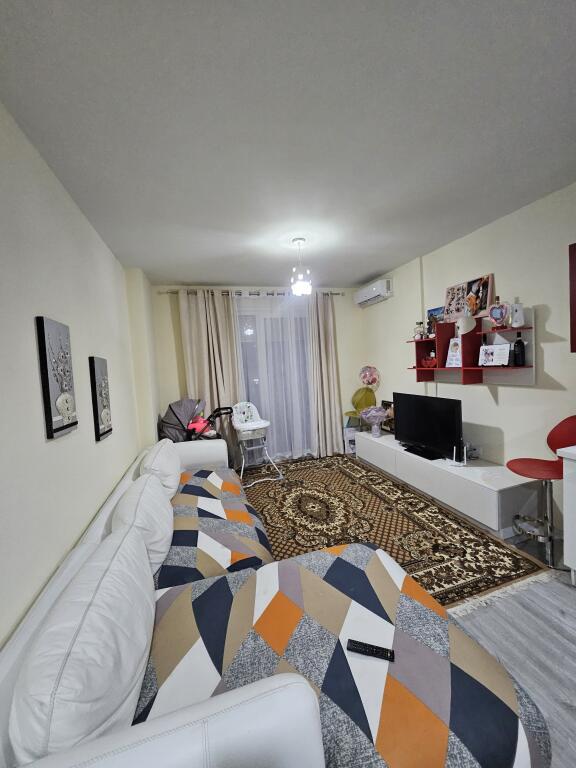 JEPET ME QIRA APARTAMENT 1+1 KOMPLEKSI GOLDEN PARK     APARTAMENTI ME SIP 70 m2, NDODHET NE KATIN E 6
