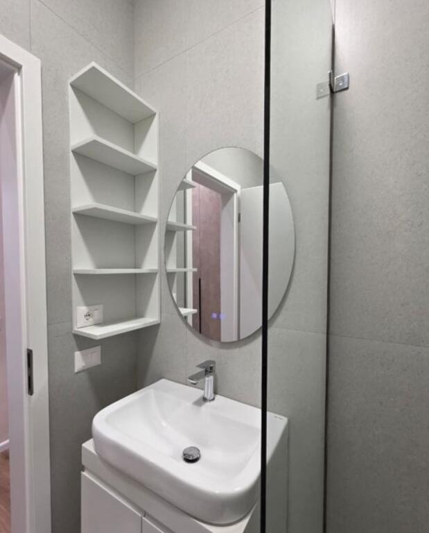 🌟 In Affitto – Appartamento 1+1 con Parcheggio in Ali Demi (Residenza Kadiu)