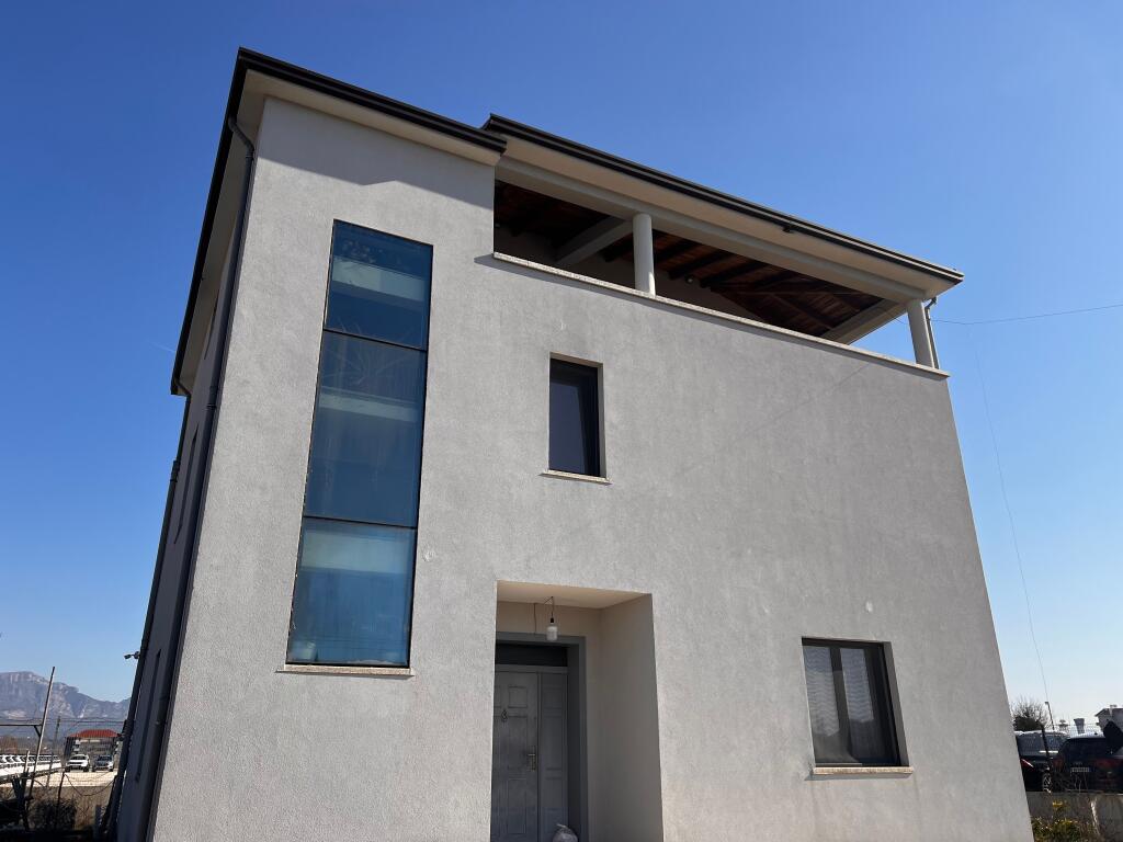 FUNCTIONAL BUILDING AND LAND FOR SALE, RINAS.