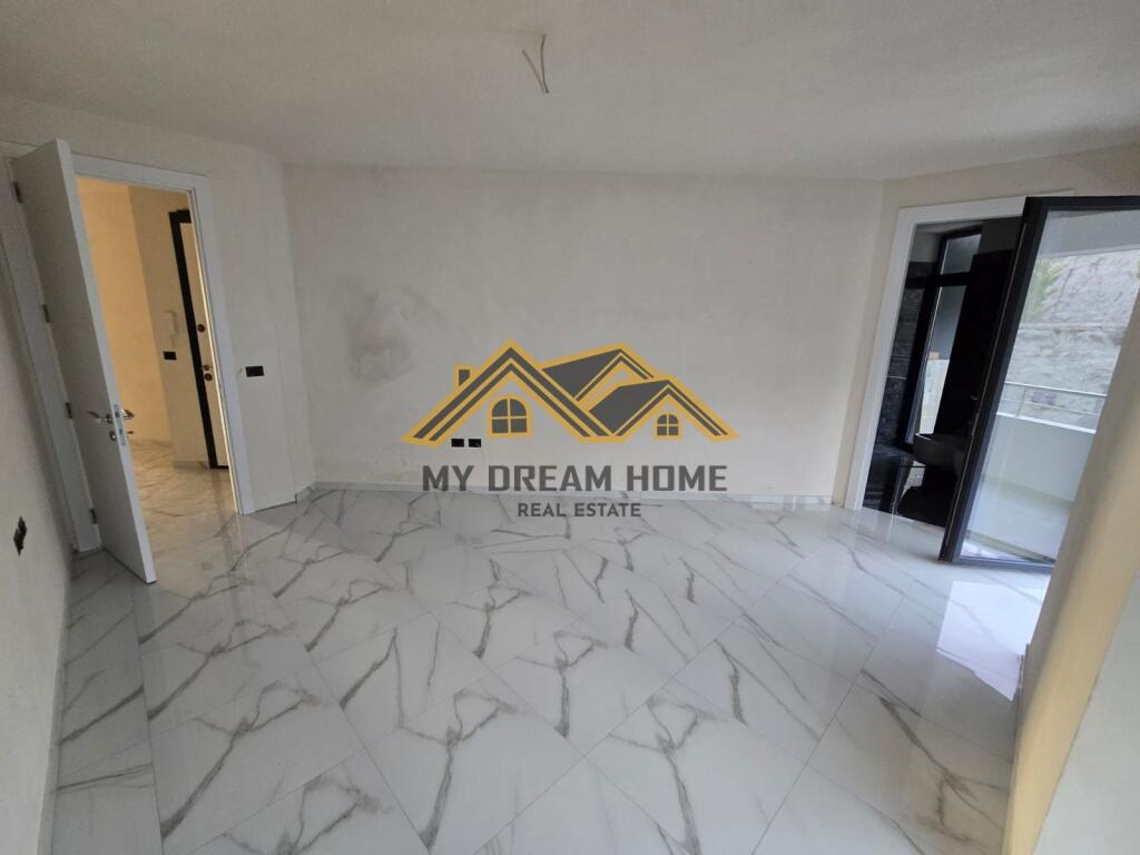Shitet apartament 2+1+2 te Rezidenca White Hill, Currila.