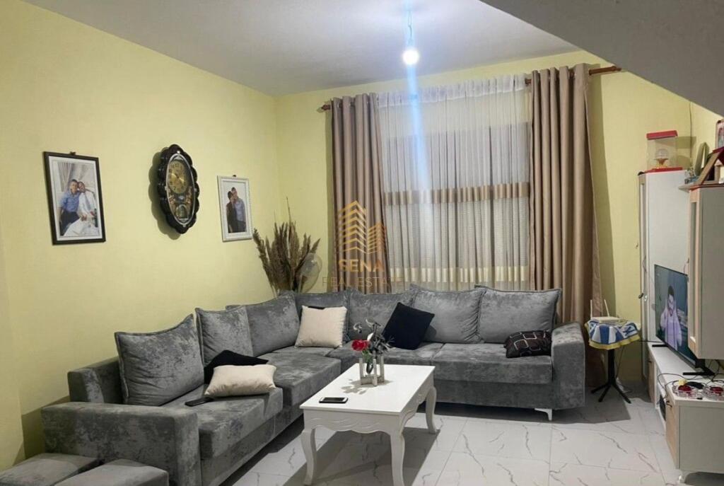 In vendita, villa su 2 piani, Ali Demi, 400.000 Euro