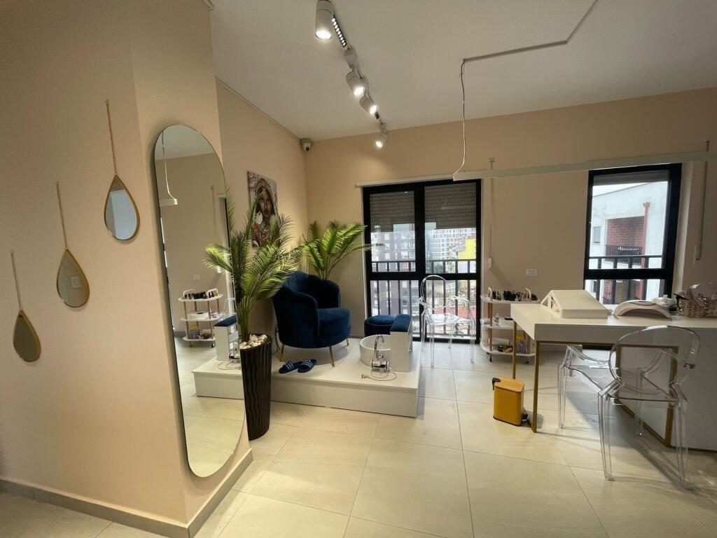 Appartamento 3+1 +2 Bagni e Veranda in vendita a Selvia, vicino a Viles Gold - Tirana (ID D8143A6)