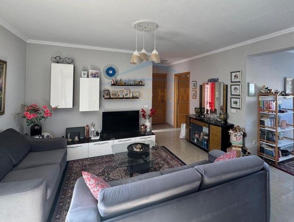For sale, Apartment 3+1+2, Kosovareve Street!!!