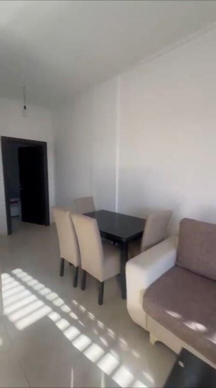 Si affitta il primo piano di una villa