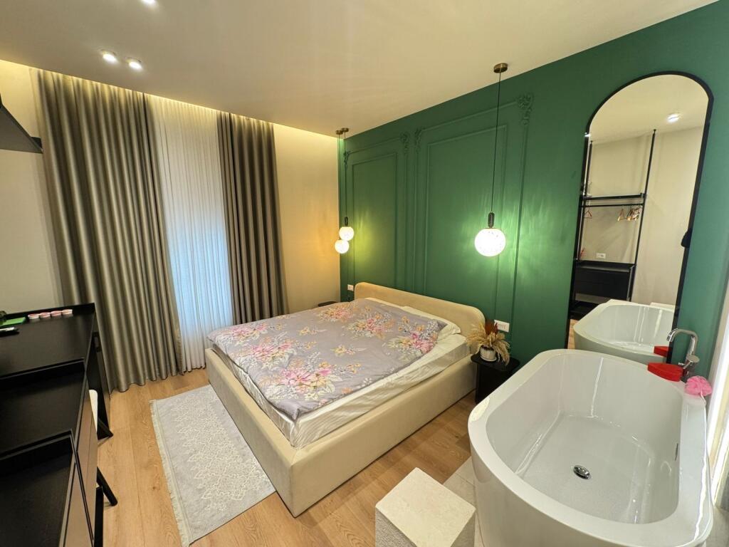 Monolocale in affitto piano terra a Mangalem in affitto Disponibile anche per bnb 300€