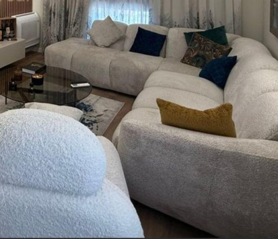 🌟 Apartment 2+1 for sale in Xhamllik – Preferred location in Tirana