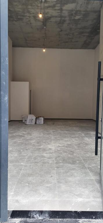 NEGOZIO IN AFFITTO 70 M2 VIA BARRICATE 2.100 EURO