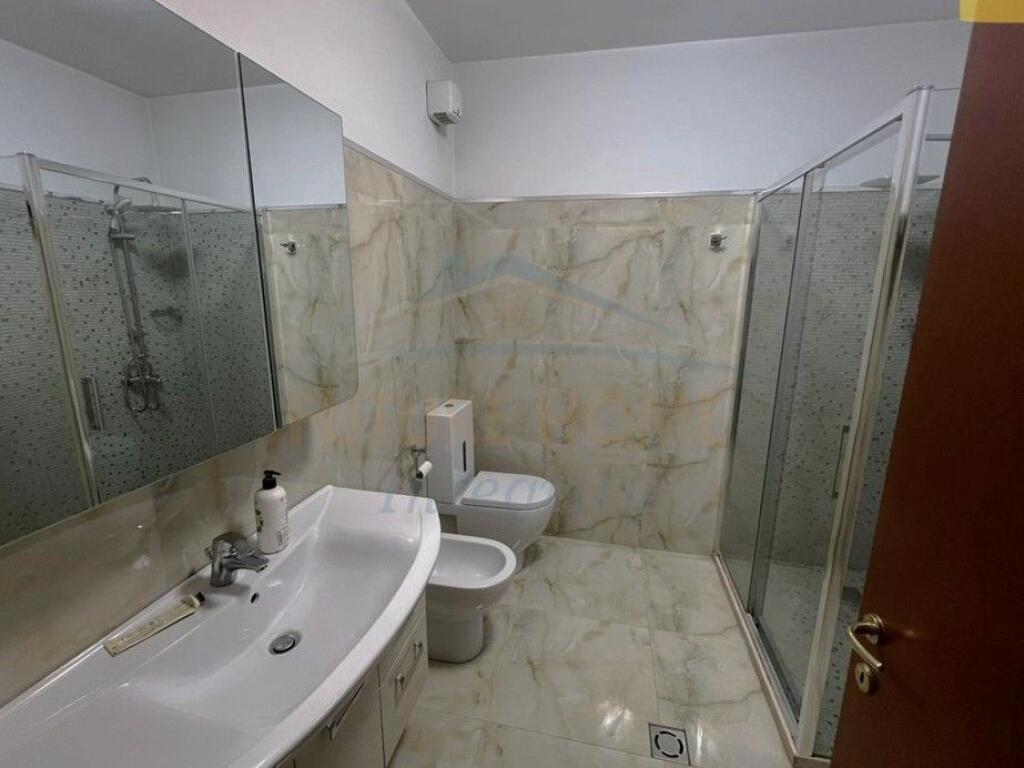 Affitto, Appartamento 2+1, Via Elbasanit, Tirana.