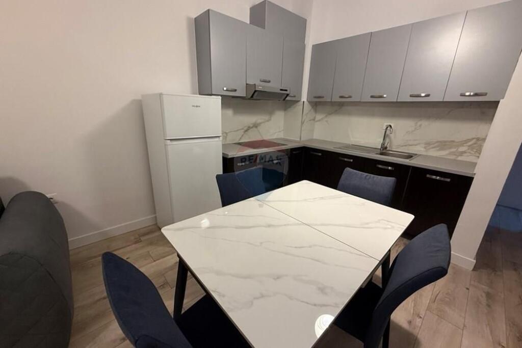 Apartament 1+1 per qira ne Yzberisht!