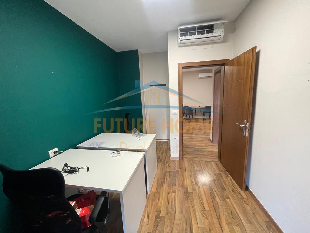 Affitto, Spazio ufficio+2 Posti auto, 21 Dhjetori