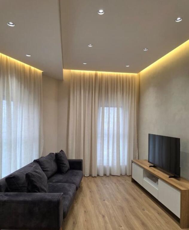 🌟 In Affitto – Appartamento 1+1 con Parcheggio in Ali Demi (Residenza Kadiu)