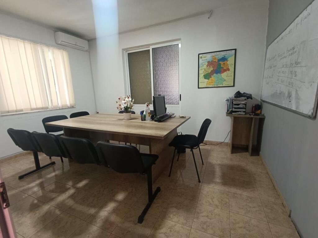 UFFICIO IN AFFITTO VICINO AL 21 DICEMBRE !