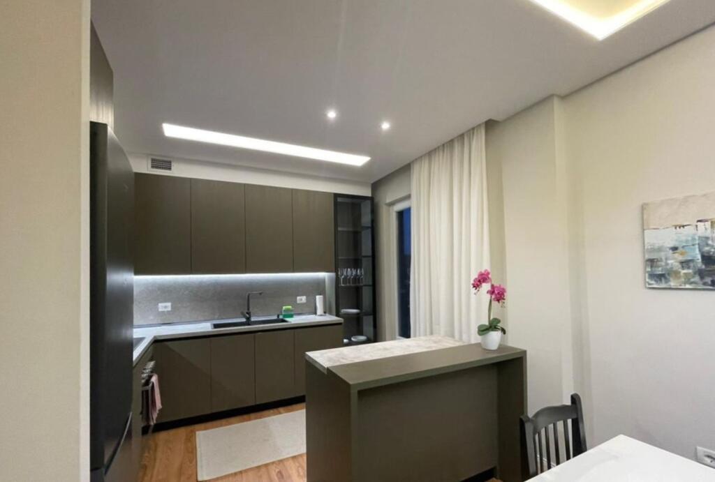 🌟 In affitto – Villa arredata con cortile a Prush, Tirana