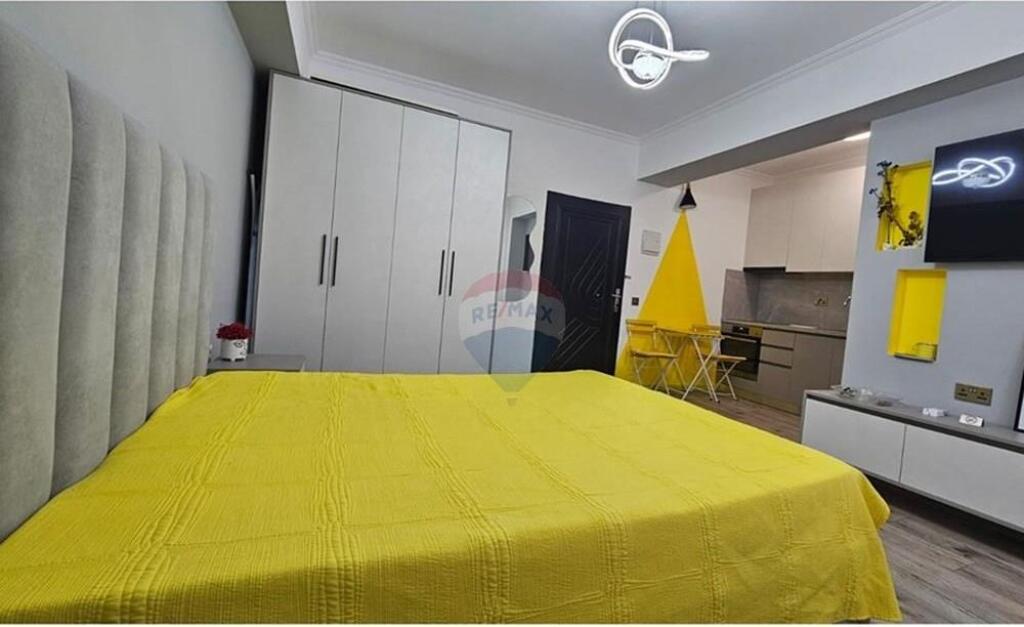Studio apartment for rent in Bllok.