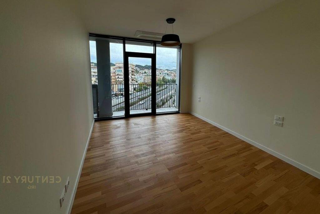 Ambiente residenziale / ufficio 2+1 + 🅿️ , Lake View