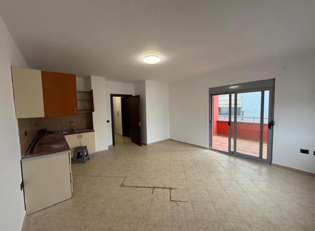 VENDESI APPARTAMENTO 1+1 ASTIR