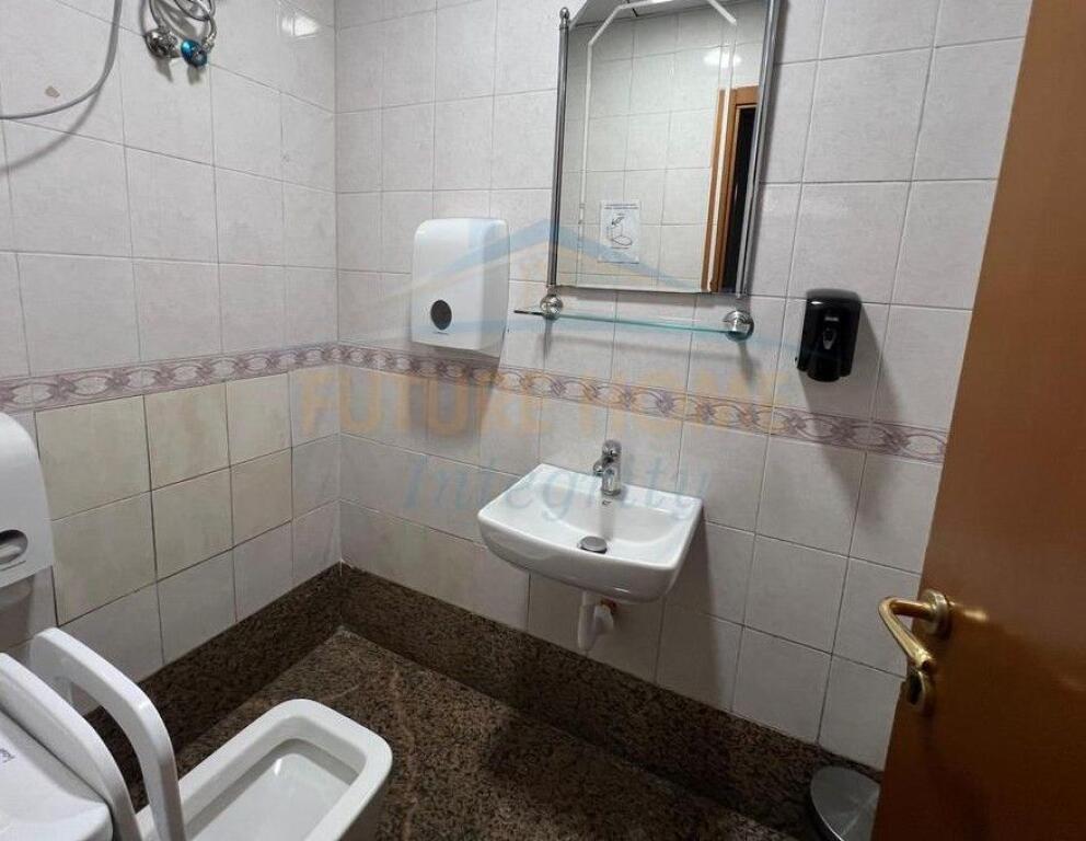 Qera, Ambient Biznesi për Zyra, Blloku, Tiranë.