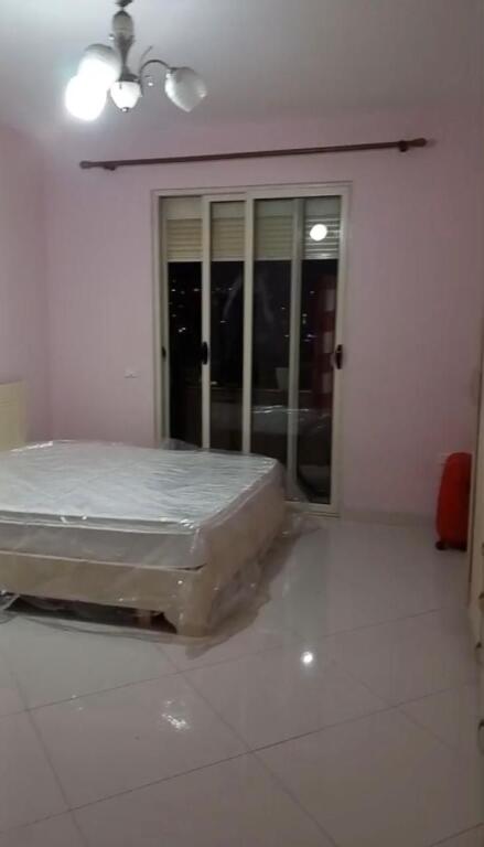 Apartament me qera 2+1 - 📍Yzberisht, përballë KMY