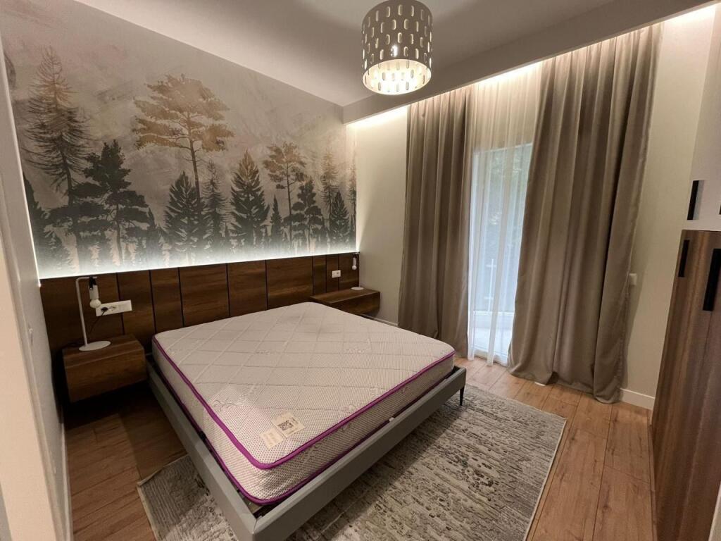 2+1,i mobiluar kopshti botanik,cmimi 1000 euro